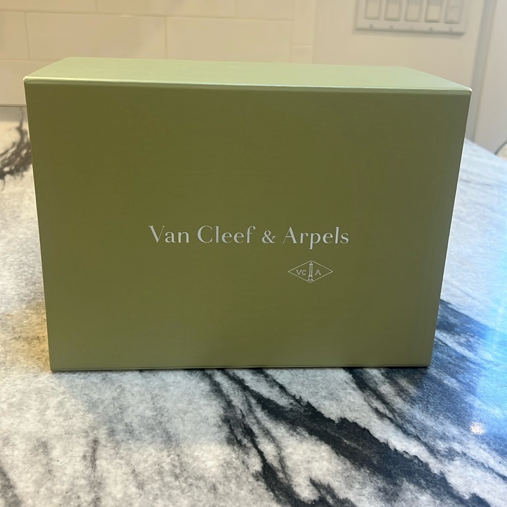 Van Cleef & Arpels jewelry box